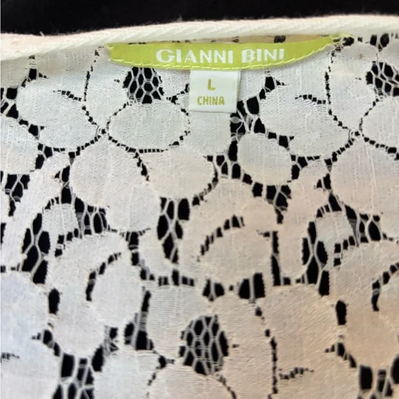 Chic Lace Tank Top in Cream size large, perfect for layering - Picture 6 of 6